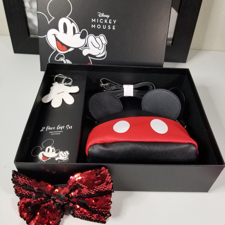 Disney Mickey Mouse Mini Hand Bag 2 Piece Gift Set Mickeys Glove Keychain NIB