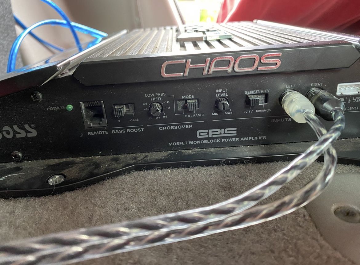 1250 Watt Amp With 2 Kicker Comp 12’s