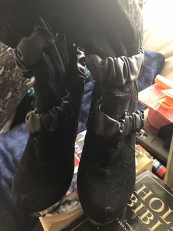 Black heels size 11