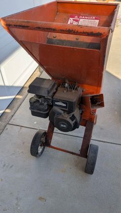 Bear cat 530 wood chipper