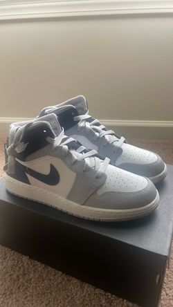 Air Jordan 1 Mid (GS) 6 1/2 Big Kids