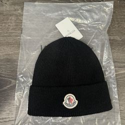 Moncler beanie BRAND NEW