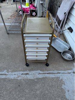 Rolling cart storage