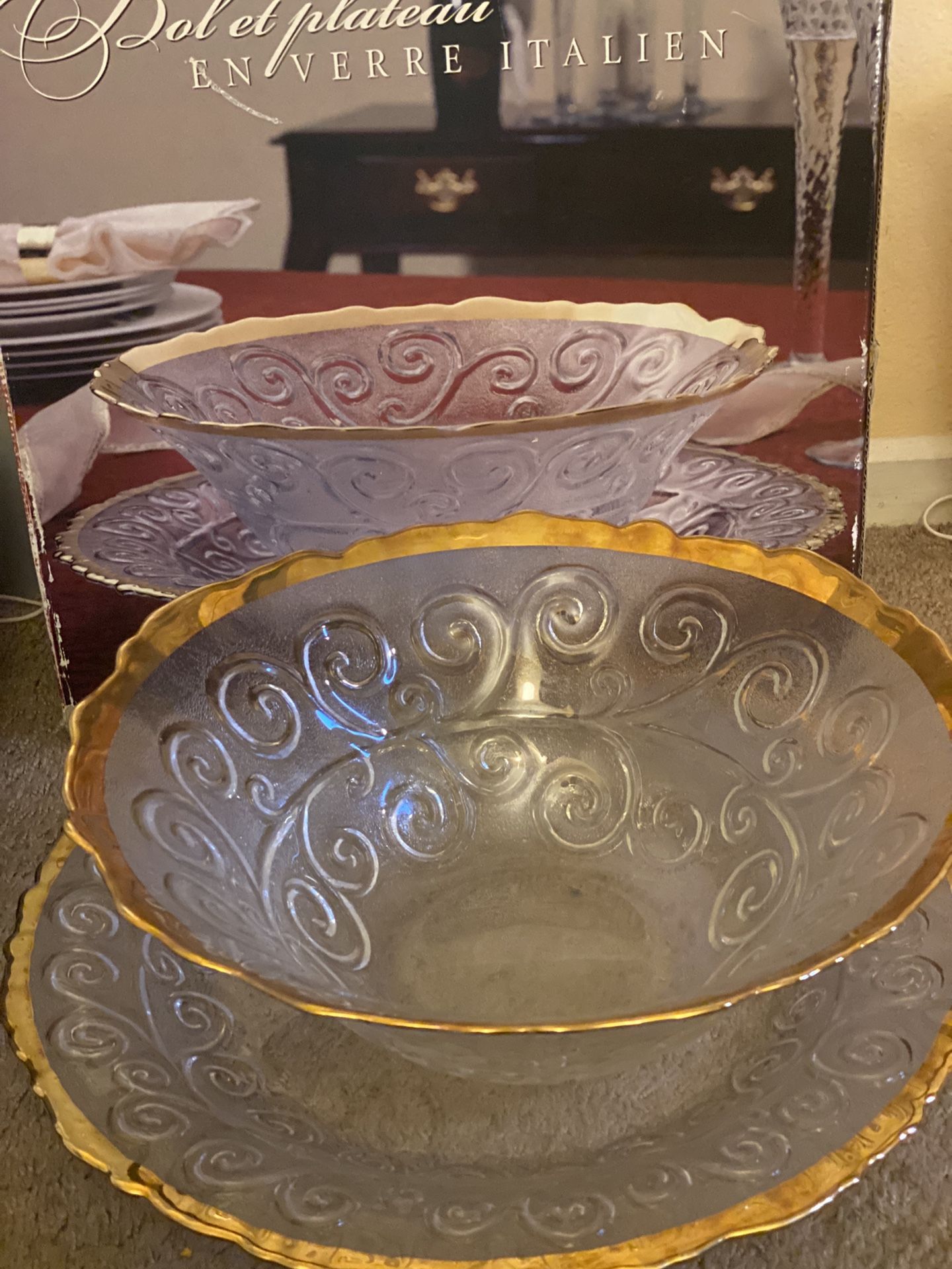 glass bowl and platter 
