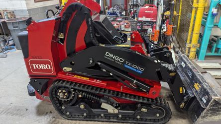 Toro Dingo TX-1000 Narrow Track Compact Loader