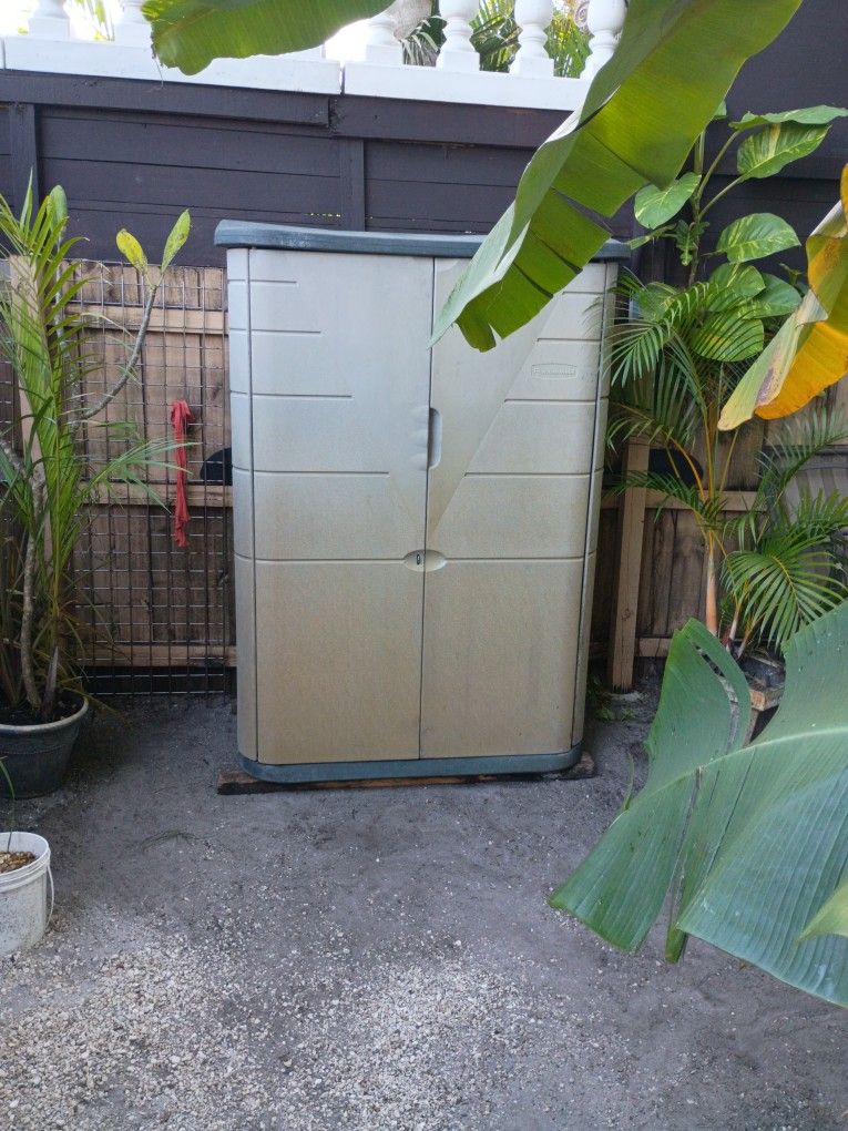 Rubbermaid Storage Shed