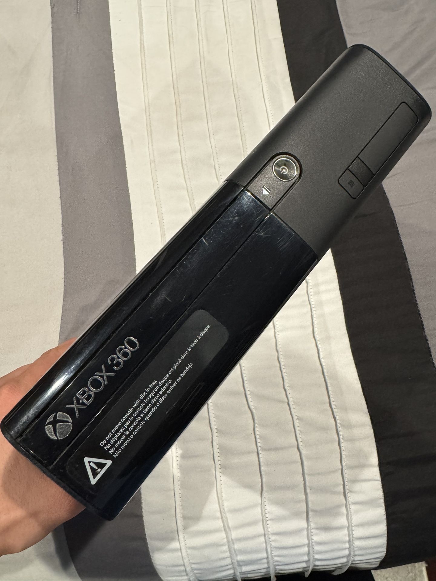 XBOX 360 (Plus 6 Games Included)