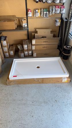 60 X 32 Shower Base Pan in White Center Drain