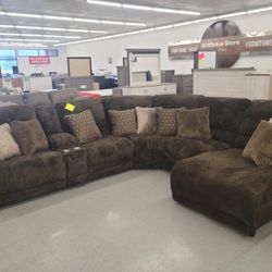 Made In The USA 🇺🇸  Sectional 