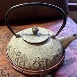 Mint Vintage Sage Green Cast Iron Elephant Teapot (with Infuser)