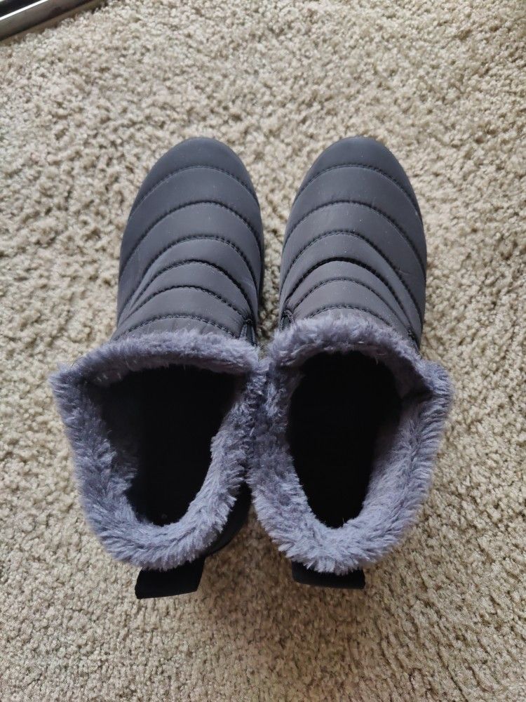 Women's Winter Boots Size 8.5