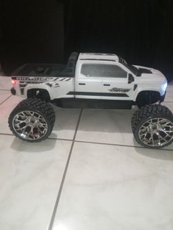 ARRMA BIGG ROCK 6S 70 -80 MPH NEW IN THE BOX WITH BATTERY AND CONTROLLER 4×4  READY TO RUN. ( $ MAKE ME AN OFFER NO LOW BALLERS I WILL NOT ANSWER !! )