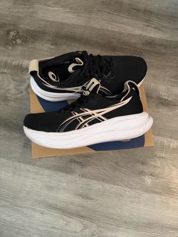 Asics Gel Nimbus 28 - Men Size 8