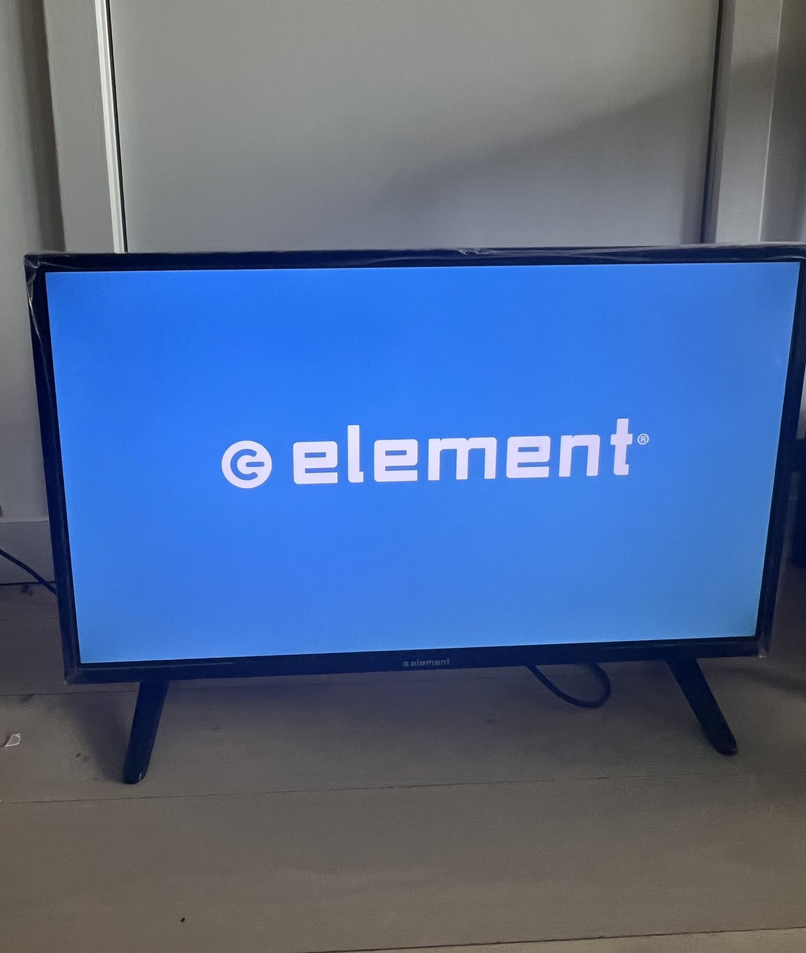 32” Element TV - Great Condition