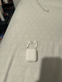 Apple AirPods with Charging Case 2nd gen 2020