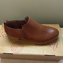 Low Heel Women’s Brown Booty Size 10