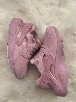 Nike huaraches size 6y