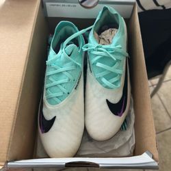 Nike Soccer Shoes 