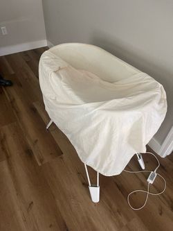 Snoo bassinet