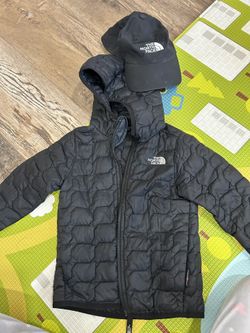 North Face Jacket And Cap 