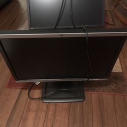 2: 22” HP Monitors And 1 24” Monitor
