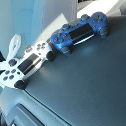 2 Controller  Ps4 g With USB Included