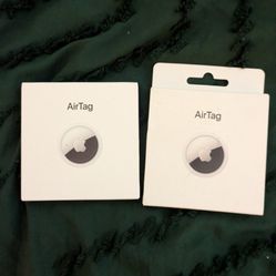 2 Apple Air tags 