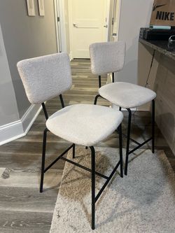 2 Barstools
