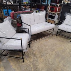 ‼️‼️SPECIAL BUY‼️‼️

Brand new Threshold outdoor loveseat and 2 chairs with cushions. Duraseason cushions are UV resistant as well as stain resistant.