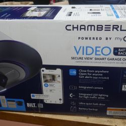 Chamberlain Secure View 3/4 HP LED Quiet Belt Drive Smart Garage Door Opener. NEW 
