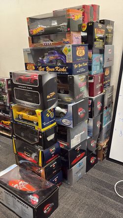 Huge Vintage Disecast lot comes with Ertl,100% Hotwheels m2 NASCAR complete sets