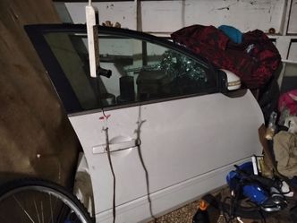 Nissan Altima door