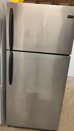 Like New Frigidaire Refrigerator - GREAT condition!
