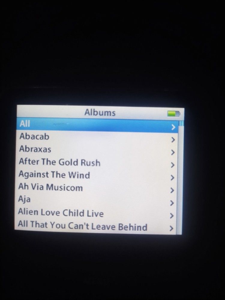 APPLE IPOD CLASSIC 5th GEN 60GB LOADED WITH MUSIC WORKS GREAT π―