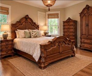 Traditional 4-Piece Wood Bedroom Set ( deliver available)