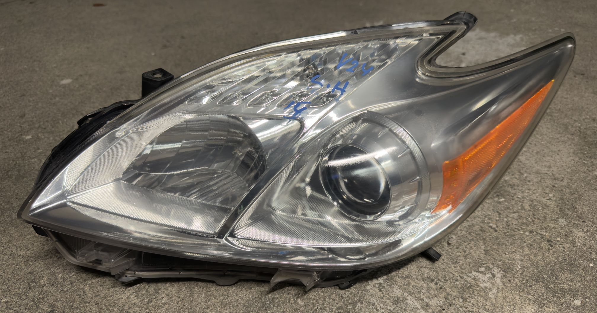 2015 Toyota Prius LH Driver Side Headlight Assembly – OEM