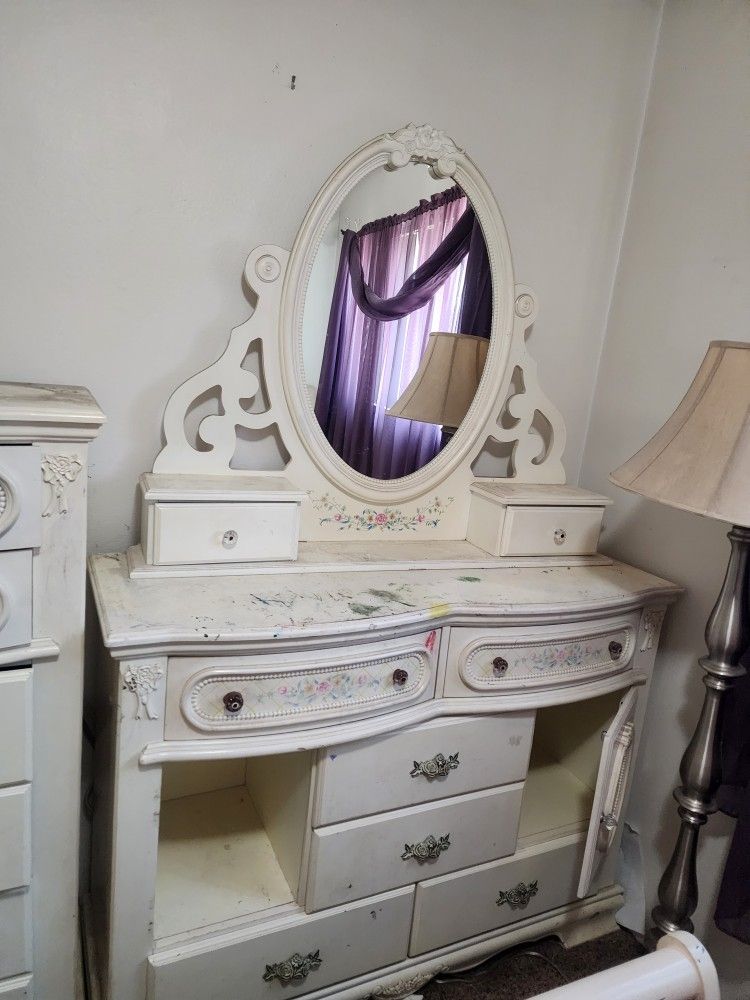 Seven Piece Antique Bedroom Set.