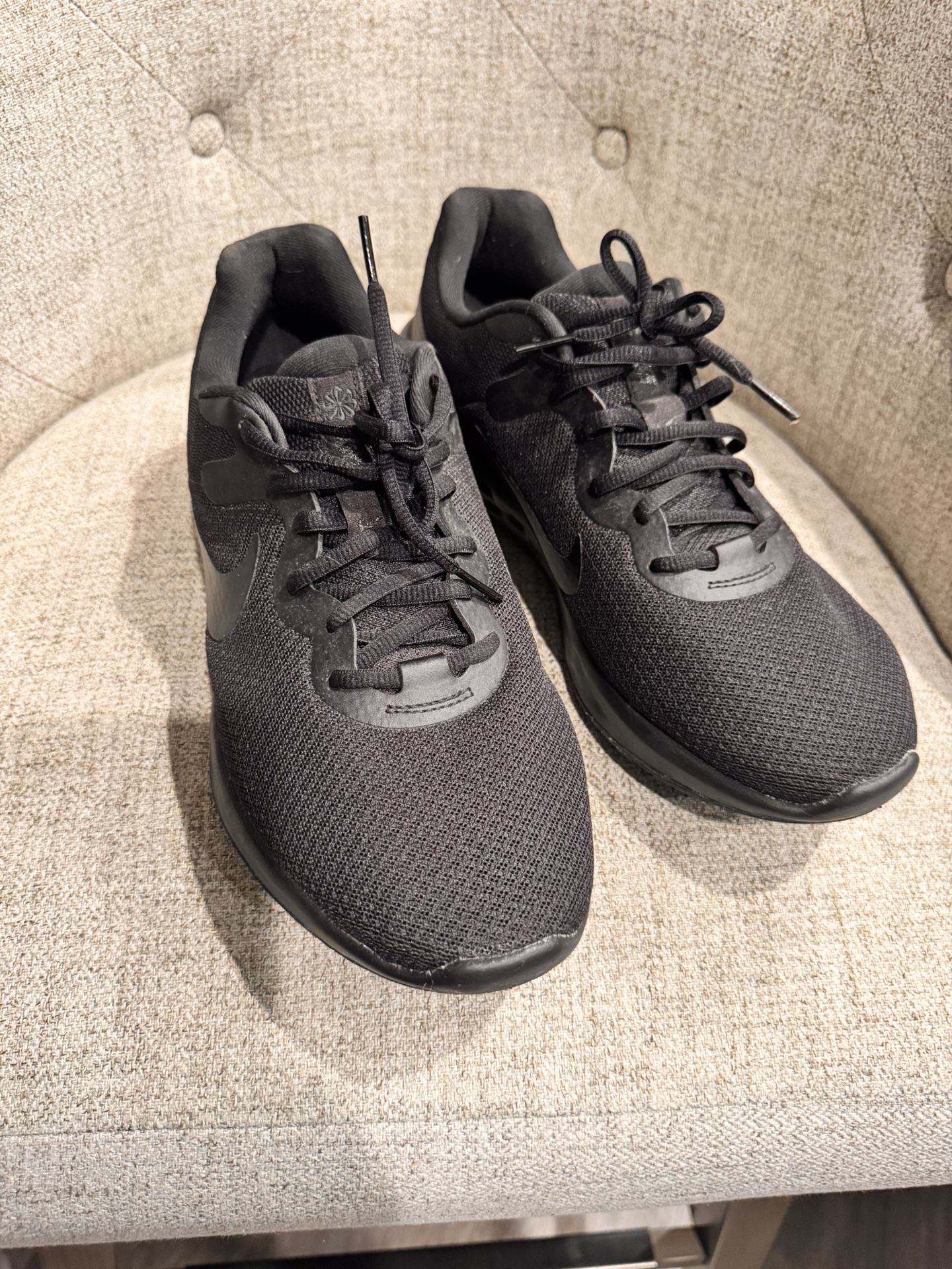 Nike revolution 6 Running Shoes 9.5 Men’s