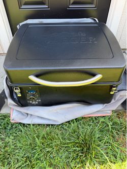 Traeger scout pellet smoker grill with storage bag 175$