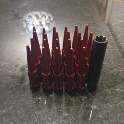 Spike Lug Nuts 