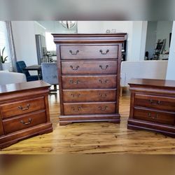 Solid Wood 3-Piece Bedroom Set - 5-Drawer Tall Dresser & 2 Matching Nightstands