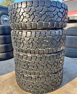 295/70/18 Toyo vendo un set de llantas usadas excelente condiciones de vida las 4 ✅🤩I am selling a set of used tires, all 4 in excellent living condi