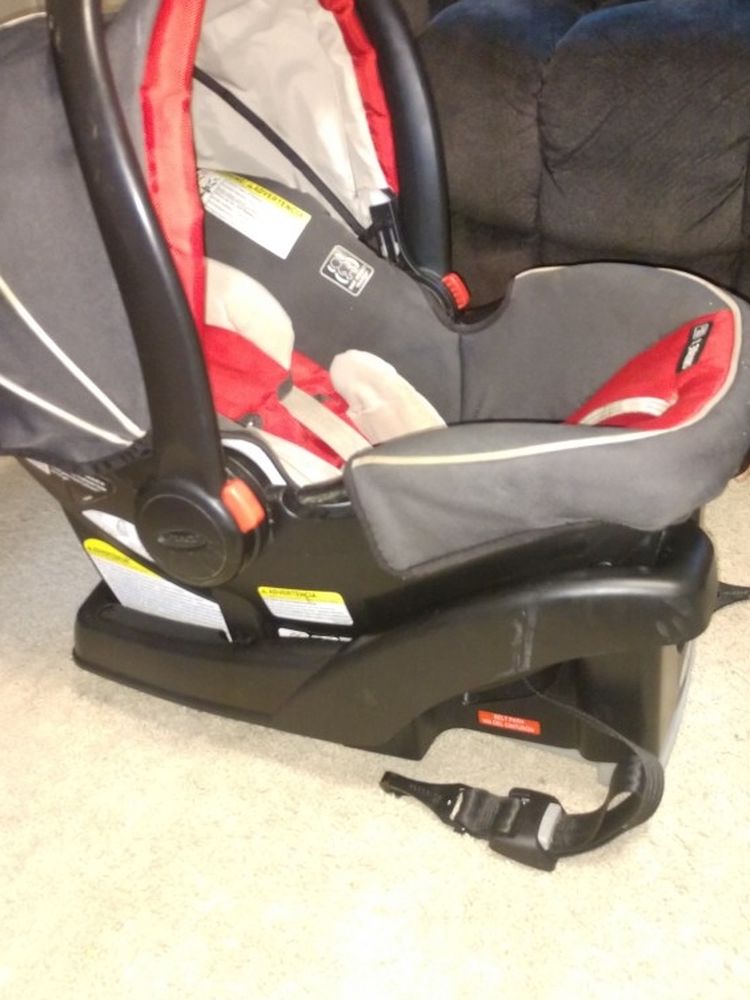 Graco SnugRide Click Connect 35 Infant Car Seat - Chili Red