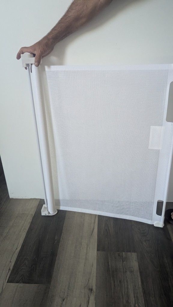 Perma Safety Gate White 71Wx33T New Wrapped