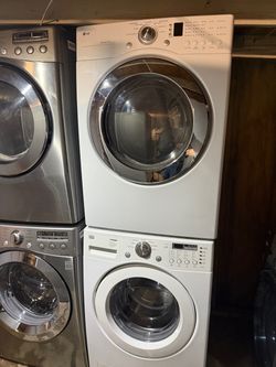Lg Washer And Electric Dryer He King Size Capacity / Stackable