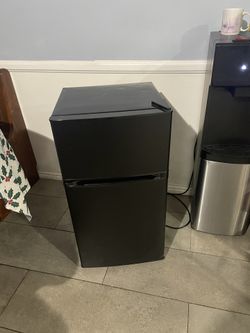 Mini fridge