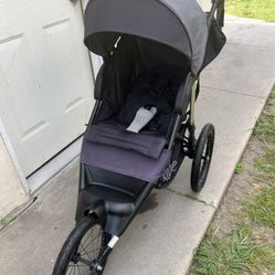 MOMBEBE JOGGING STROLLER 