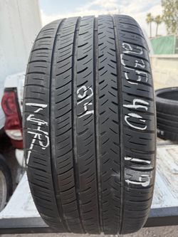 4 TIRES 75% 235/40/19