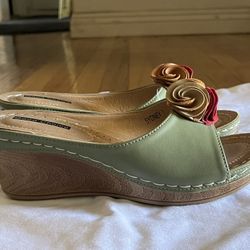 Good Choice “SYDNEY” Wedge Sandal NWOB SZ 7