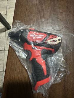 Milwaukee m12